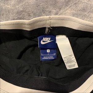 Black nike leggings w pink